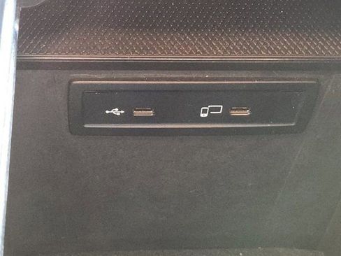 Used 2022 Mercedes-Benz GLC 300 4MATIC image 17