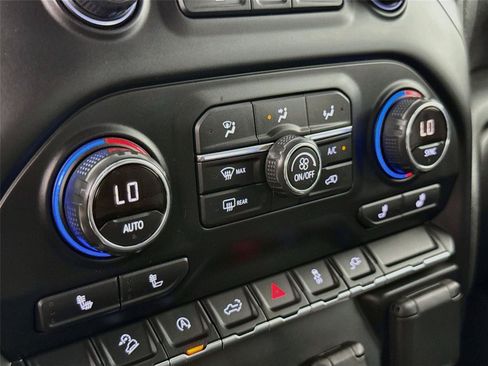 Used 2019 Chevrolet Silverado 1500 RST AWD/4WD image 16