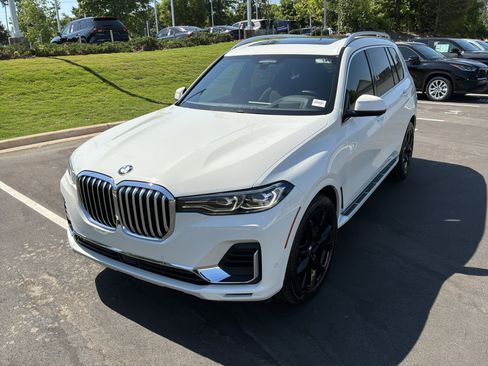 Used 2021 BMW X7 xDrive40i w/ Executive Package AWD/4WD image 5