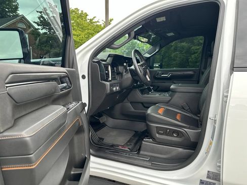 Used 2025 GMC Sierra 2500 AT4 w/ AT4 Premium Plus Package AWD/4WD image 18