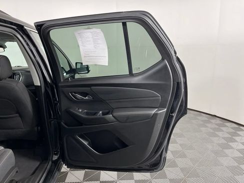 Used 2021 Chevrolet Traverse LT AWD/4WD image 40