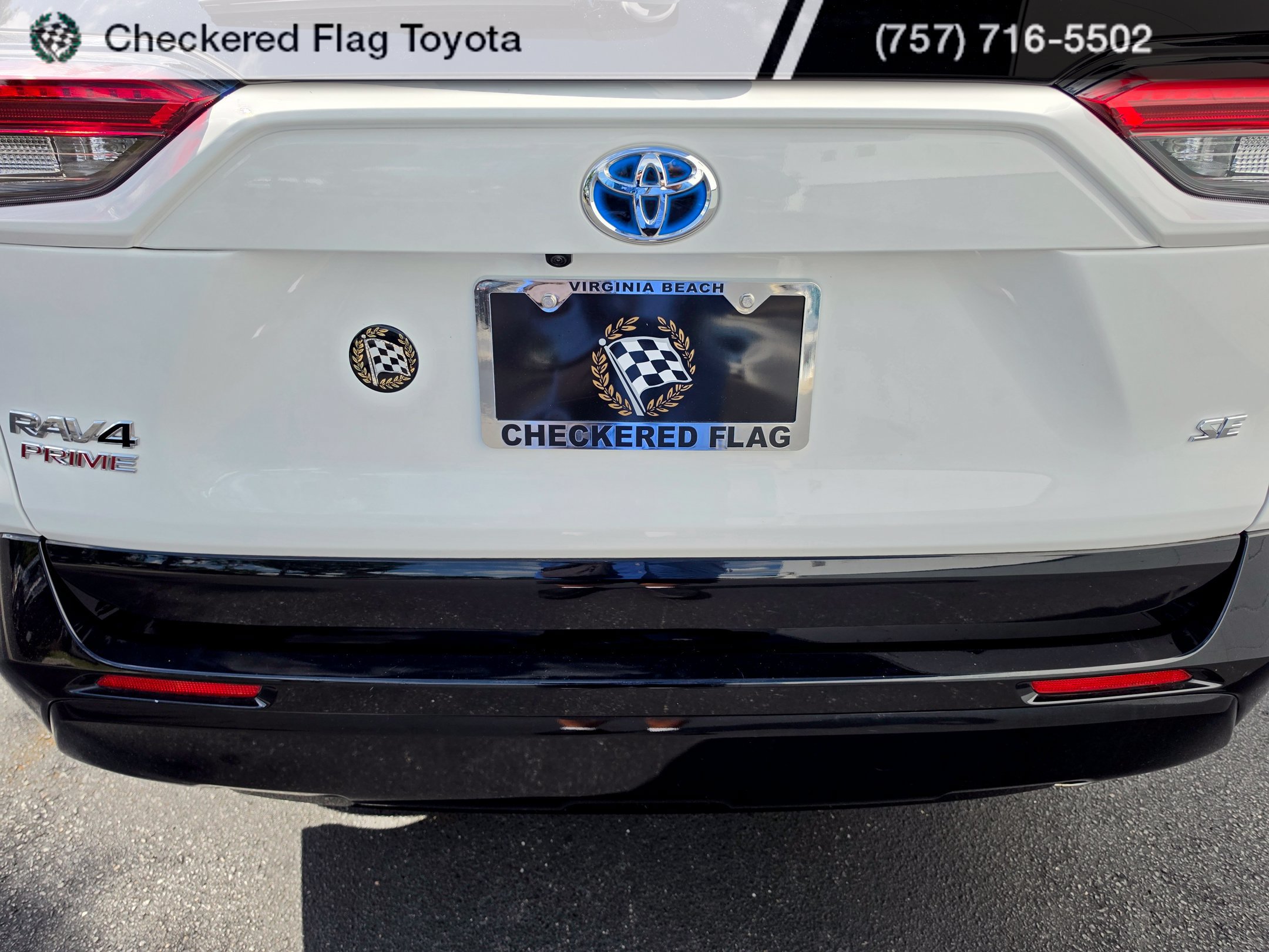 Used 2024 Toyota RAV4 SE w/ Weather & Moonroof Package AWD/4WD image 13