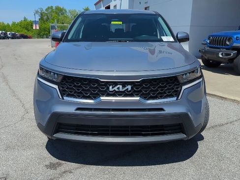 Used 2023 Kia Sorento LX AWD/4WD image 4