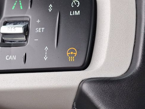 Used 2024 Land Rover Defender 90 S image 26