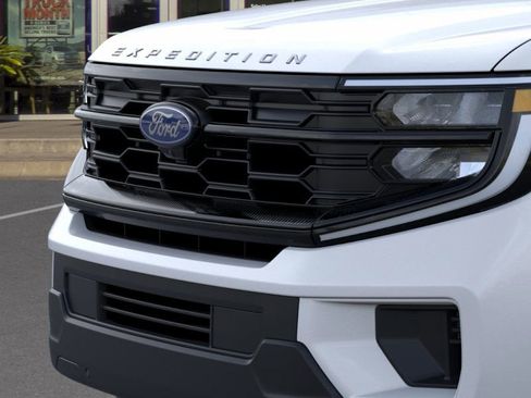 New 2025 Ford Expedition Active image 34