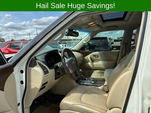 Used 2017 INFINITI QX80 2WD w/ Driver Assistance Package image 2