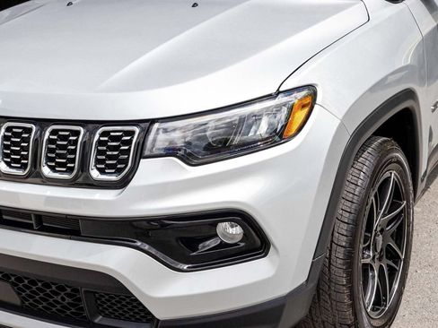 Used 2025 Jeep Compass Limited AWD/4WD image 34