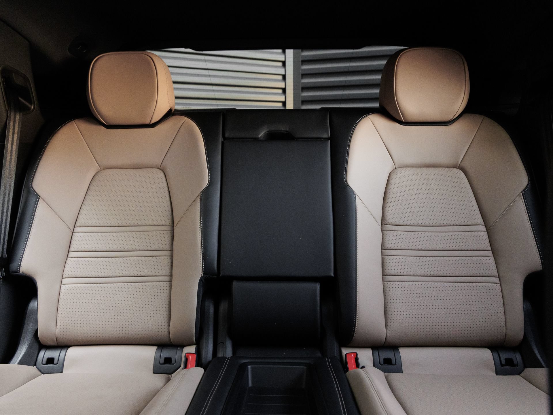 Certified 2025 Porsche Cayenne S AWD/4WD image 26