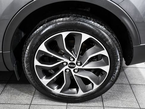 Used 2022 Lincoln Nautilus Reserve w/ Cargo Utility Package AWD/4WD image 8