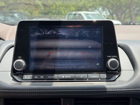 Used 2023 Nissan Rogue SV FWD image 14