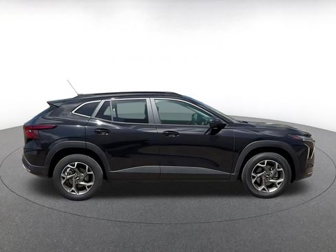 Used 2025 Chevrolet Trax LT image 16