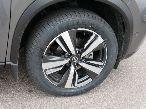 Used 2023 Nissan Rogue Platinum w/ Platinum Premium Package image 15