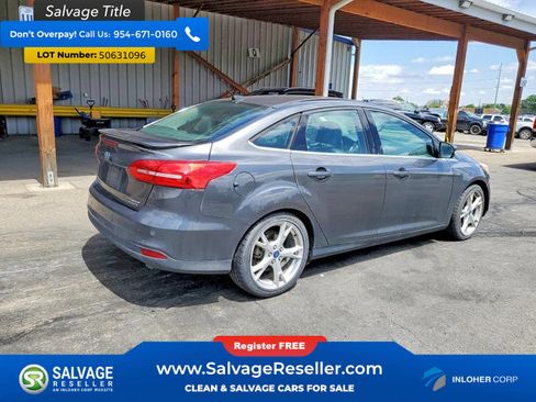Used 2015 Ford Focus Titanium FWD image 4