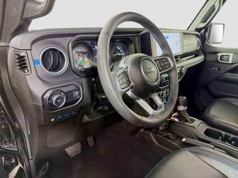 Used 2024 Jeep Wrangler High Altitude AWD/4WD image 10