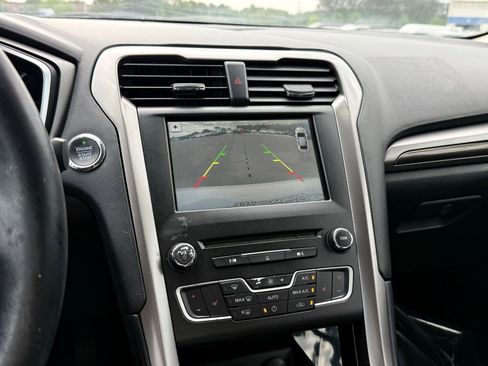 Used 2017 Ford Fusion SE w/ Equipment Group 602A FWD image 31