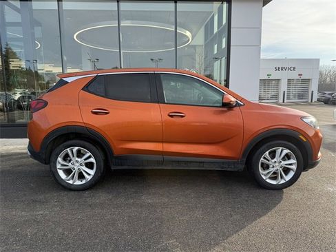 Used 2022 Buick Encore GX Preferred image 2