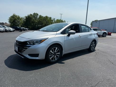 Used 2025 Nissan Versa SV w/ Trunk Package FWD image 3
