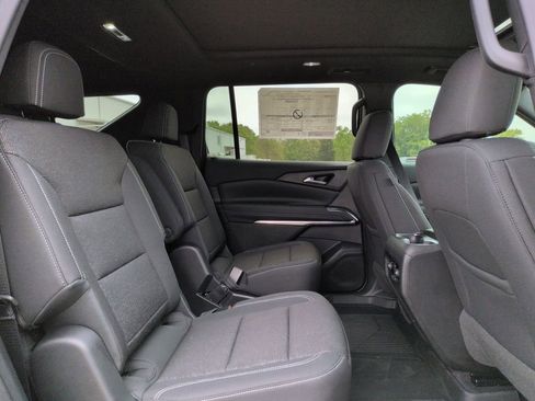 New 2026 Chevrolet Traverse LT w/ Sun and Wheel Package FWD image 29