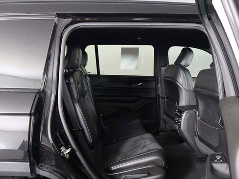 Used 2024 Jeep Grand Cherokee L Altitude image 33