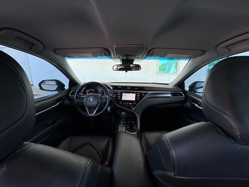 Used 2018 Toyota Camry SE FWD image 26