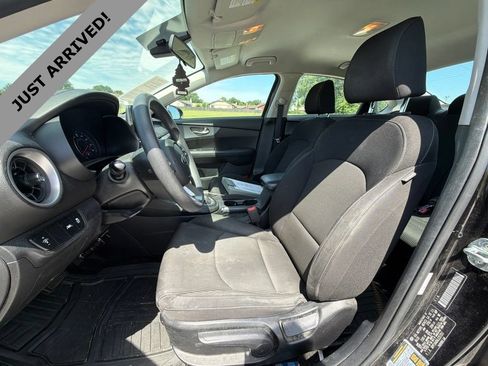 Used 2020 Kia Forte LXS FWD image 12