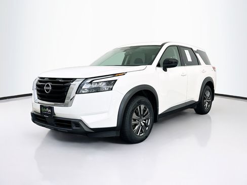 Used 2023 Nissan Pathfinder S AWD/4WD image 3