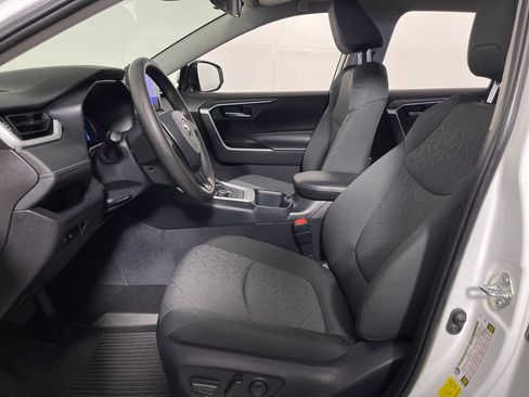 Certified 2025 Toyota RAV4 XLE AWD/4WD image 12