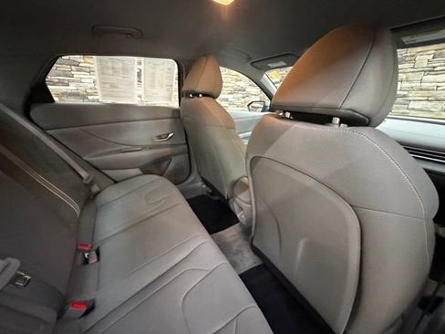 Used 2024 Hyundai Elantra SEL FWD image 28