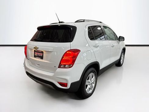 Used 2019 Chevrolet Trax LT w/ LT Convenience Package FWD image 6