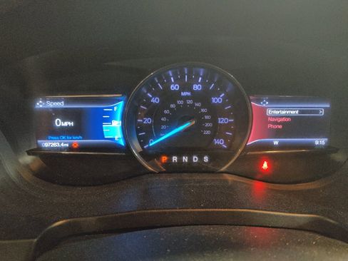 Used 2019 Ford Explorer XLT w/ Equipment Group 202A FWD image 23