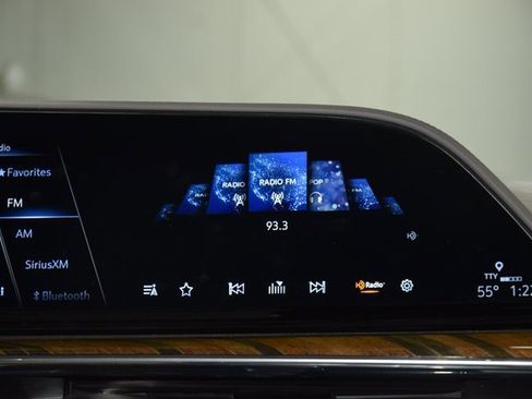 Used 2022 Cadillac Escalade Sport Platinum image 34