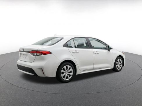 Used 2025 Toyota Corolla LE FWD image 9