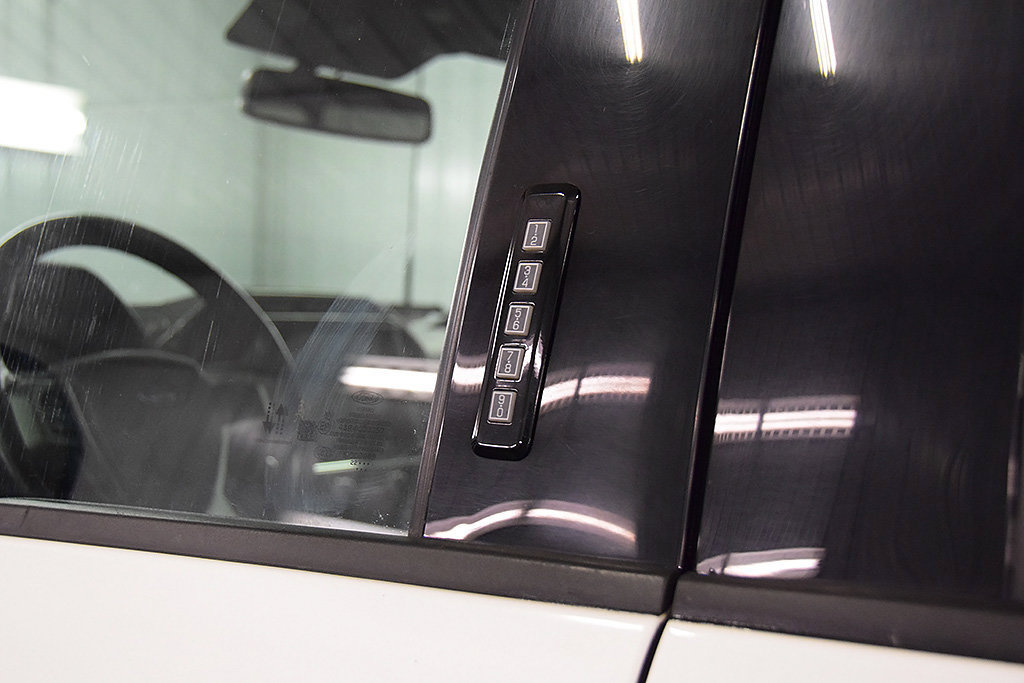 Used 2022 Ford F250 Lariat w/ Black Appearance Pkg AWD/4WD image 15