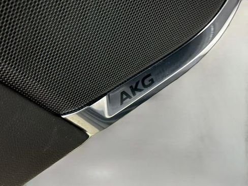 Used 2024 Cadillac Escalade Luxury image 21