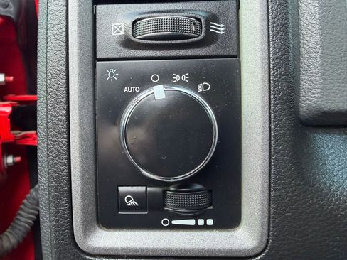 Used 2017 RAM 3500 Tradesman w/ Chrome Appearance Group image 16