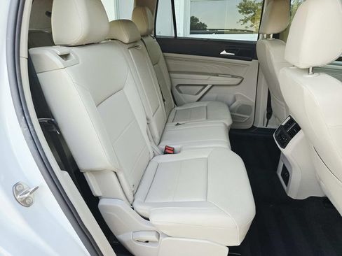 Used 2023 Volkswagen Atlas SE w/ Panoramic Sunroof Package AWD/4WD image 18