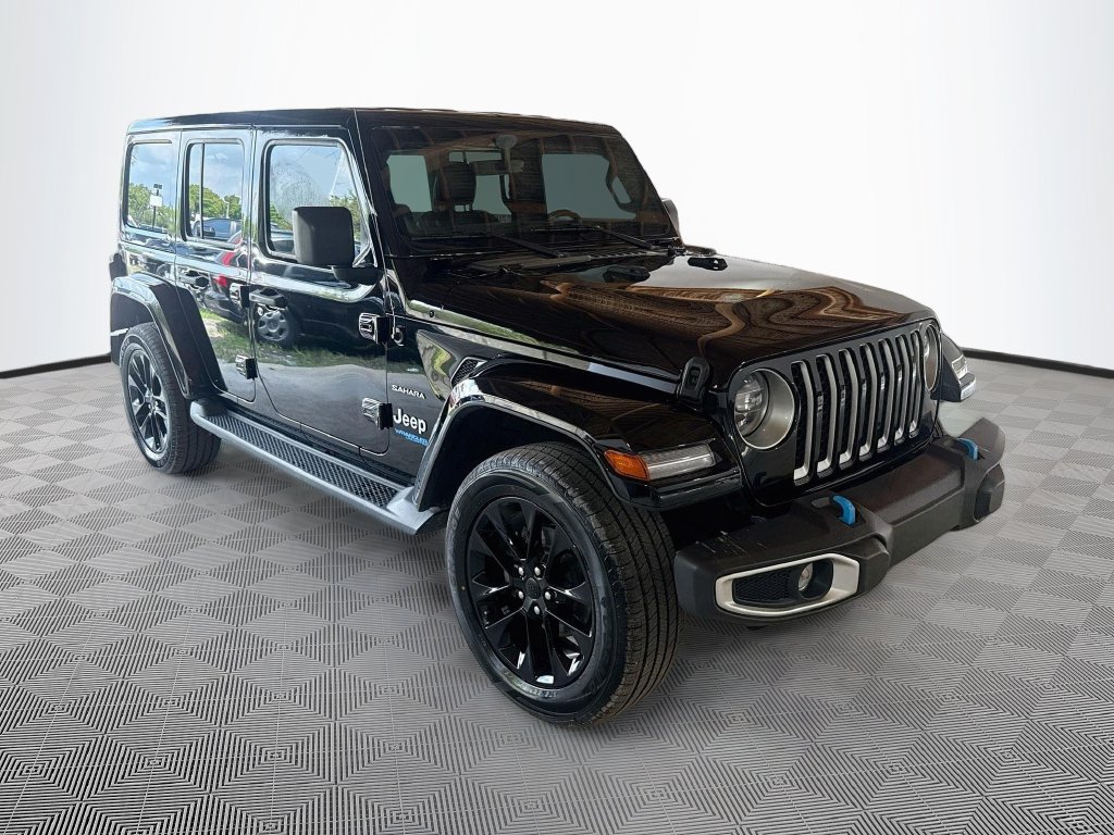 Used 2022 Jeep Wrangler Unlimited Sahara w/ Cold Weather Group AWD/4WD image 4