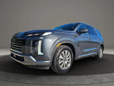 Used 2025 Hyundai Palisade SEL FWD image 2