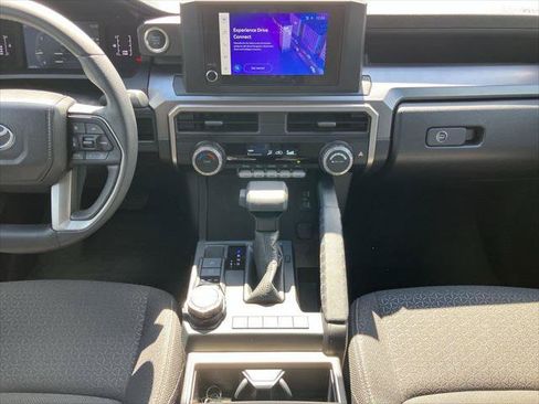 Certified 2025 Toyota 4Runner SR5 AWD/4WD image 16