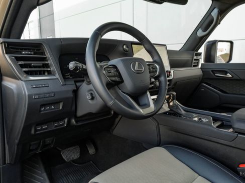 Used 2025 Lexus GX 550 550 Overtrail+ Mark Levinson A w/ Accessory Package (CT) image 39