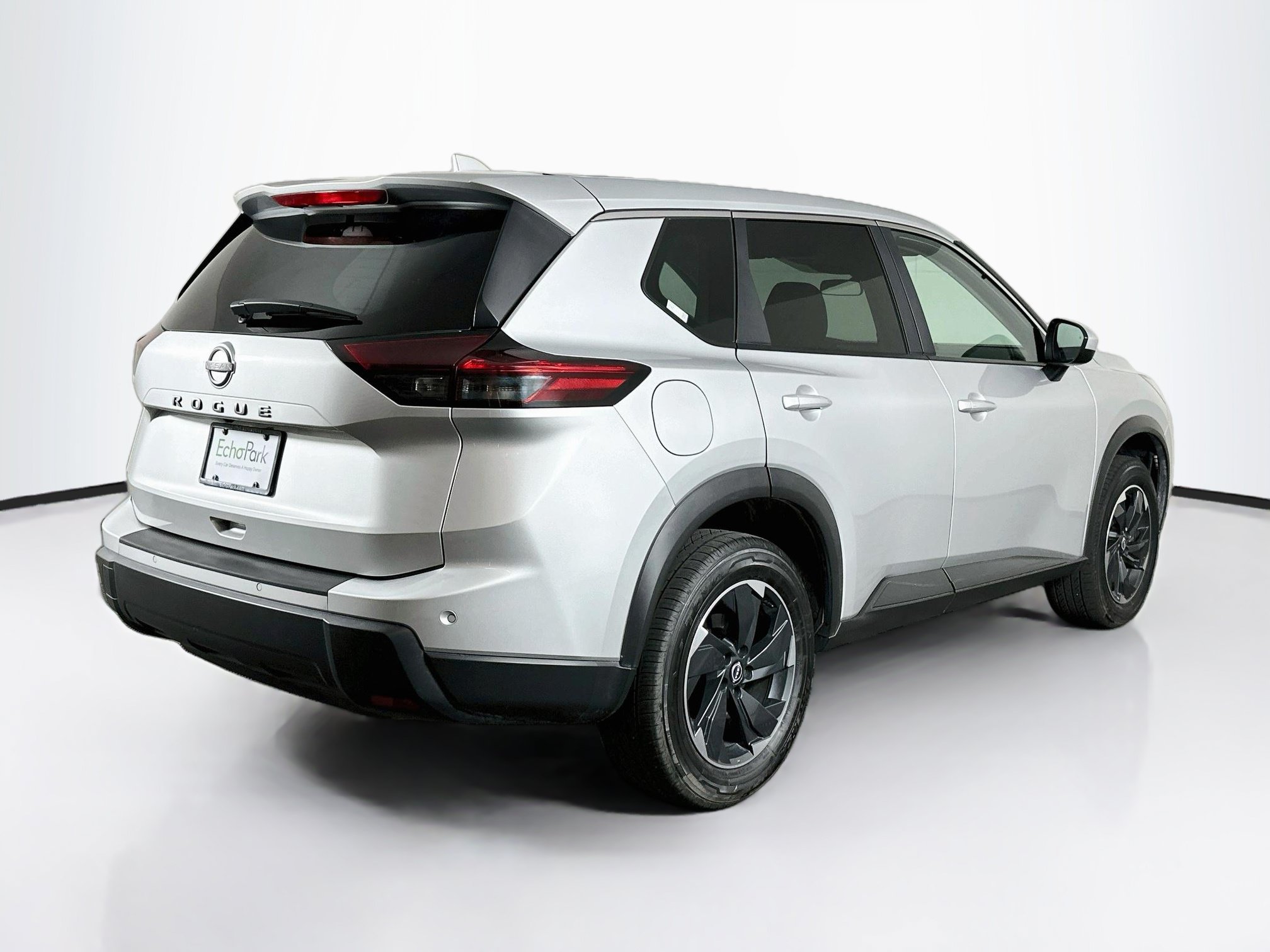 Used 2025 Nissan Rogue SV FWD image 9
