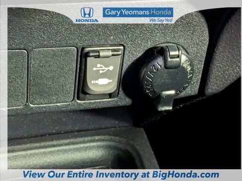 Used 2018 Toyota RAV4 XLE FWD image 24
