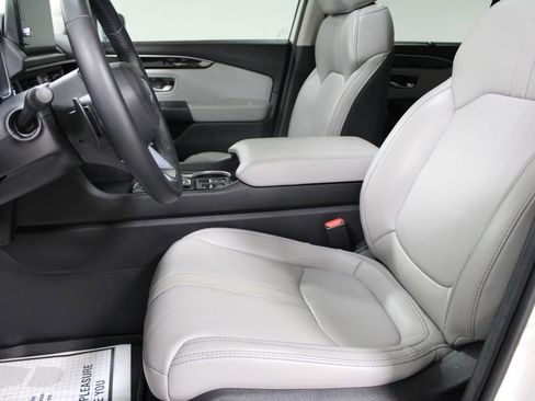 Used 2025 Honda Pilot Touring image 21