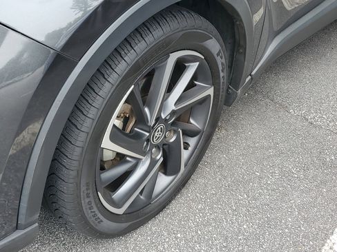 Used 2021 Toyota C-HR Limited FWD image 6