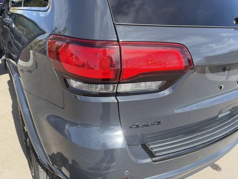 Used 2018 Jeep Grand Cherokee Altitude AWD/4WD image 61