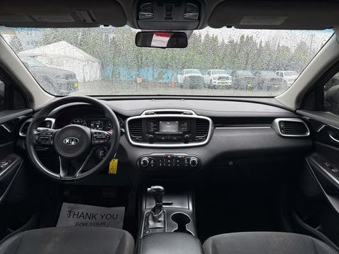 Used 2018 Kia Sorento L FWD image 11