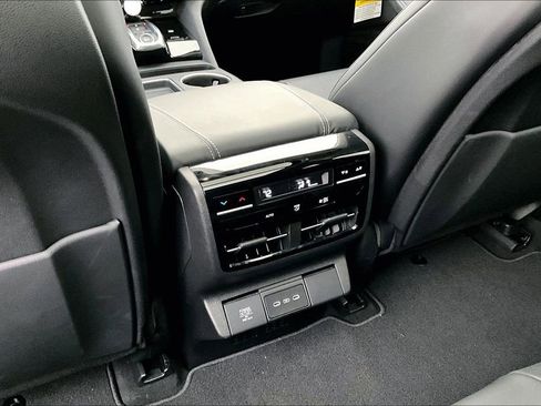 Certified 2026 Acura MDX FWD w/ Technology Package image 30