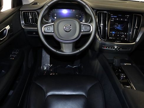 Used 2024 Volvo S60 B5 Core image 3