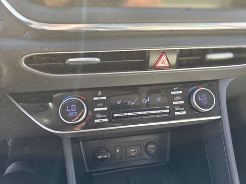 Used 2020 Hyundai Sonata SEL w/ Premium + Sunroof Package FWD image 30