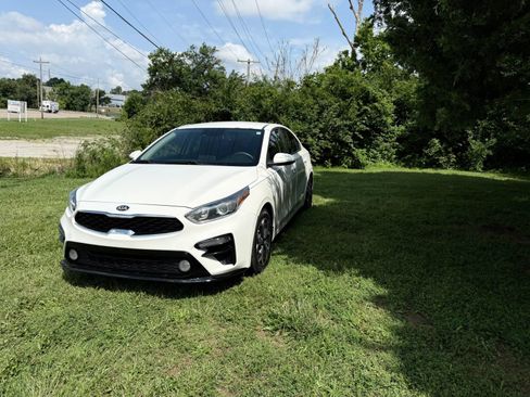 Used 2019 Kia Forte LXS FWD image 16